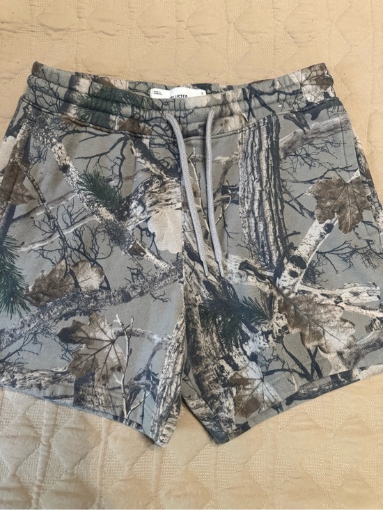 Hollister Pants - Hollister Camo Tree Print Drawstring Shorts Small